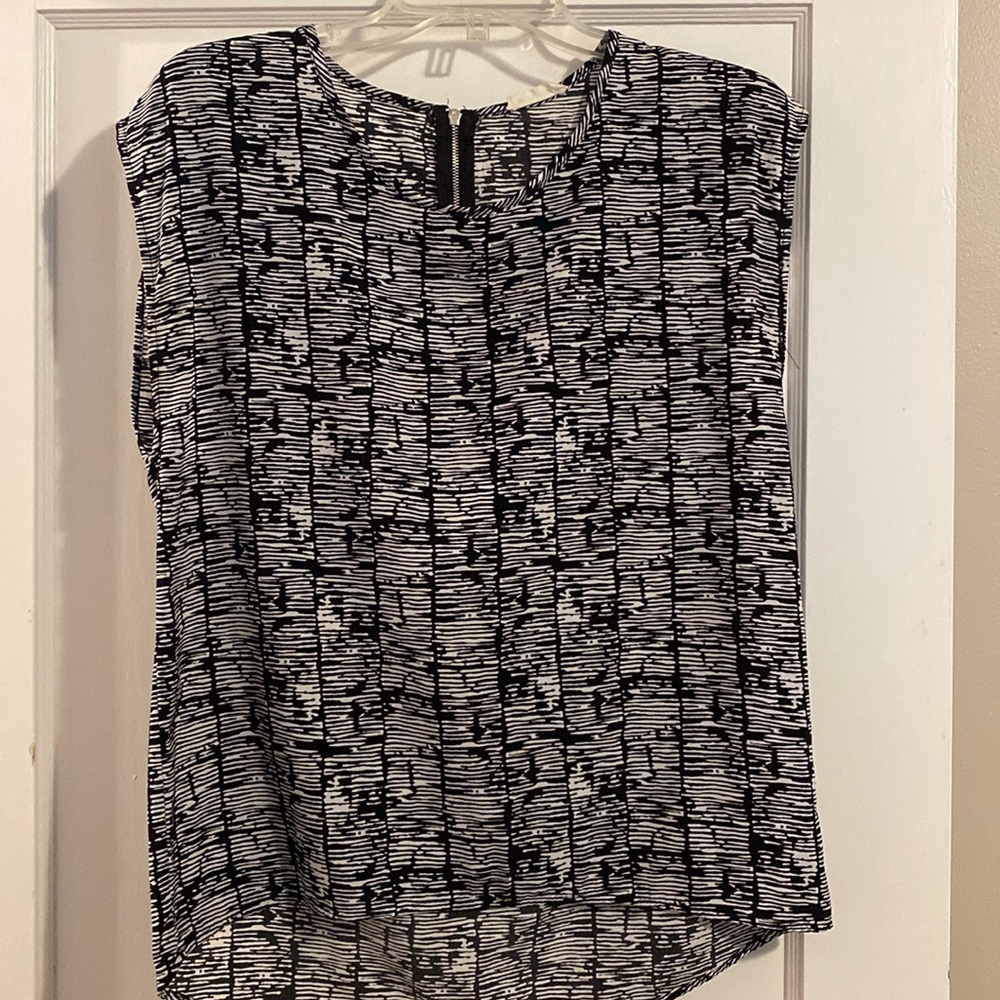 Black and White Top